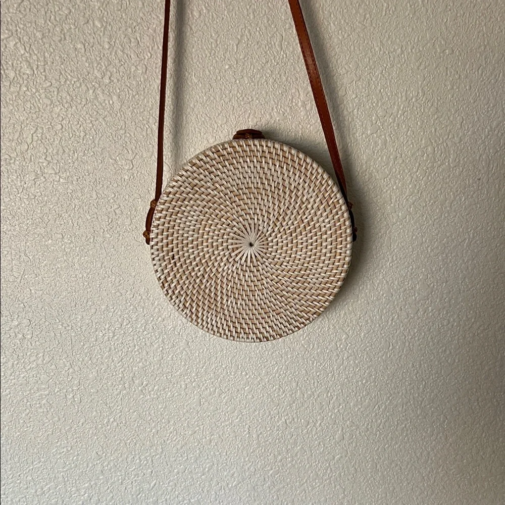 Naomi Savannah Round Woven Unicorn Crossbody Bag 25”arnd. the detail on unicorn😍 - Picture 8 of 8